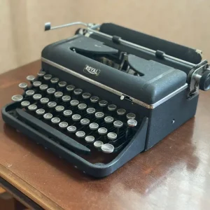 MÁQUINA DE ESCREVER ANTIGA – ROYAL – ANOS 1920/30 – MODELO 79100G – A102.10