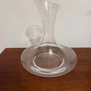 DECANTER COM GRANDE BASE REDONDA – VIDRO — T001.206