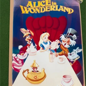 POSTER IMPRESSO – ALICE NO PAÍS DAS MARAVILHAS – TRADIZO DOS EUA— M153.11