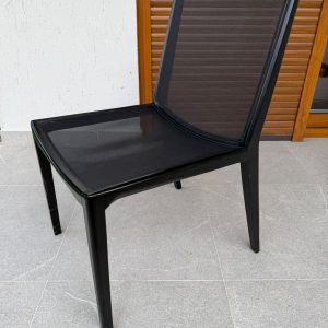 CADEIRAS MADEIRA E TELA PRETA – PEÇA ÚNICA – M167.19