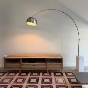 LUMINÁRIA DE CHÃO – RÉPLICA DA ICÔNICA ARCO – IMPECÁVEL! – R103.2-3