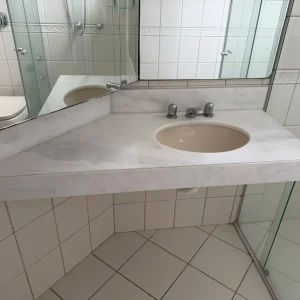 BANCADA PARA BANHEIRO – MÁRMORE + CUBA + TORNEIRA – F081-32