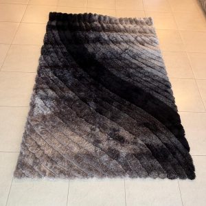 TAPETE RETANGULAR – PELO ALTO – TAMANHO MÉDIO – HIGIENIZADO – PRETO RAJADO – R103.2-36