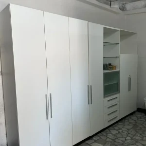 GRANDE ARMÁRIO EM MDF BRANCO – PARA ARMAZENAR – 06 PORTAS E NICHOS – Z008.57